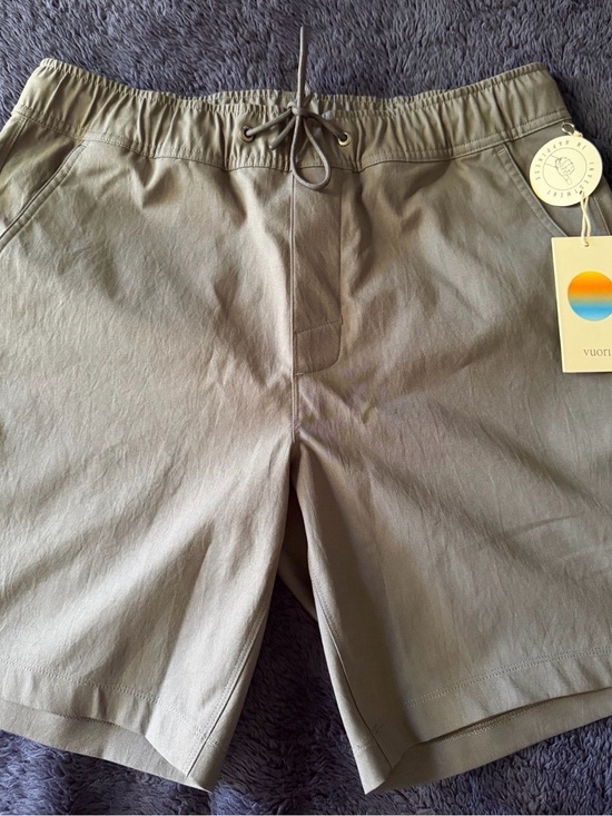 Vuori Other - NEW Vuori Cascade Crink 8” Shorts Men’s Medium Charcoal NWT
